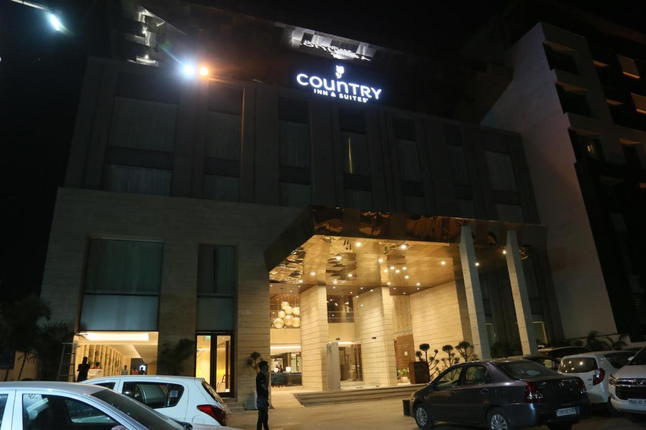 Country Inn & Suites By Radisson Chandigarh Zirakpur Exterior foto